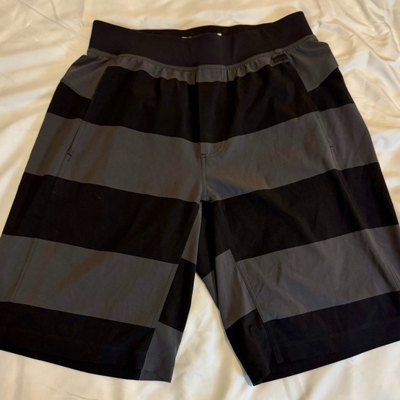 lululemon athletica Black and Gray Athletic Shorts size small - Picture 1 of 4